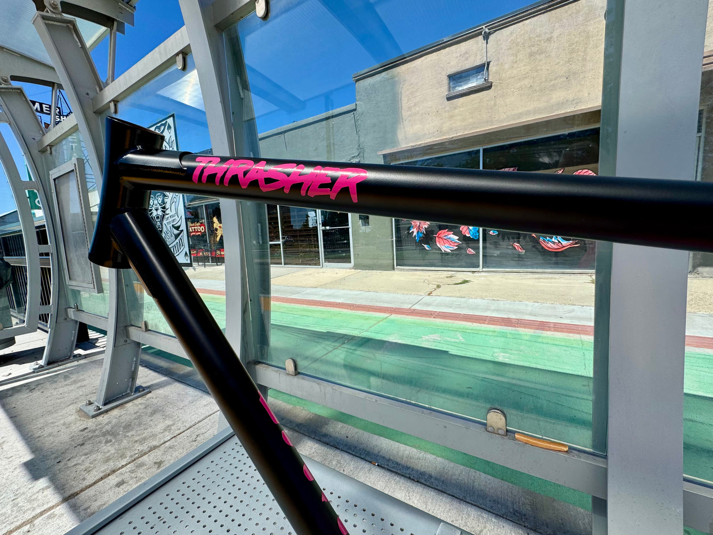 -Limited Edition- Volume Thrasher 700c Black/Fluorescent Pink Frame