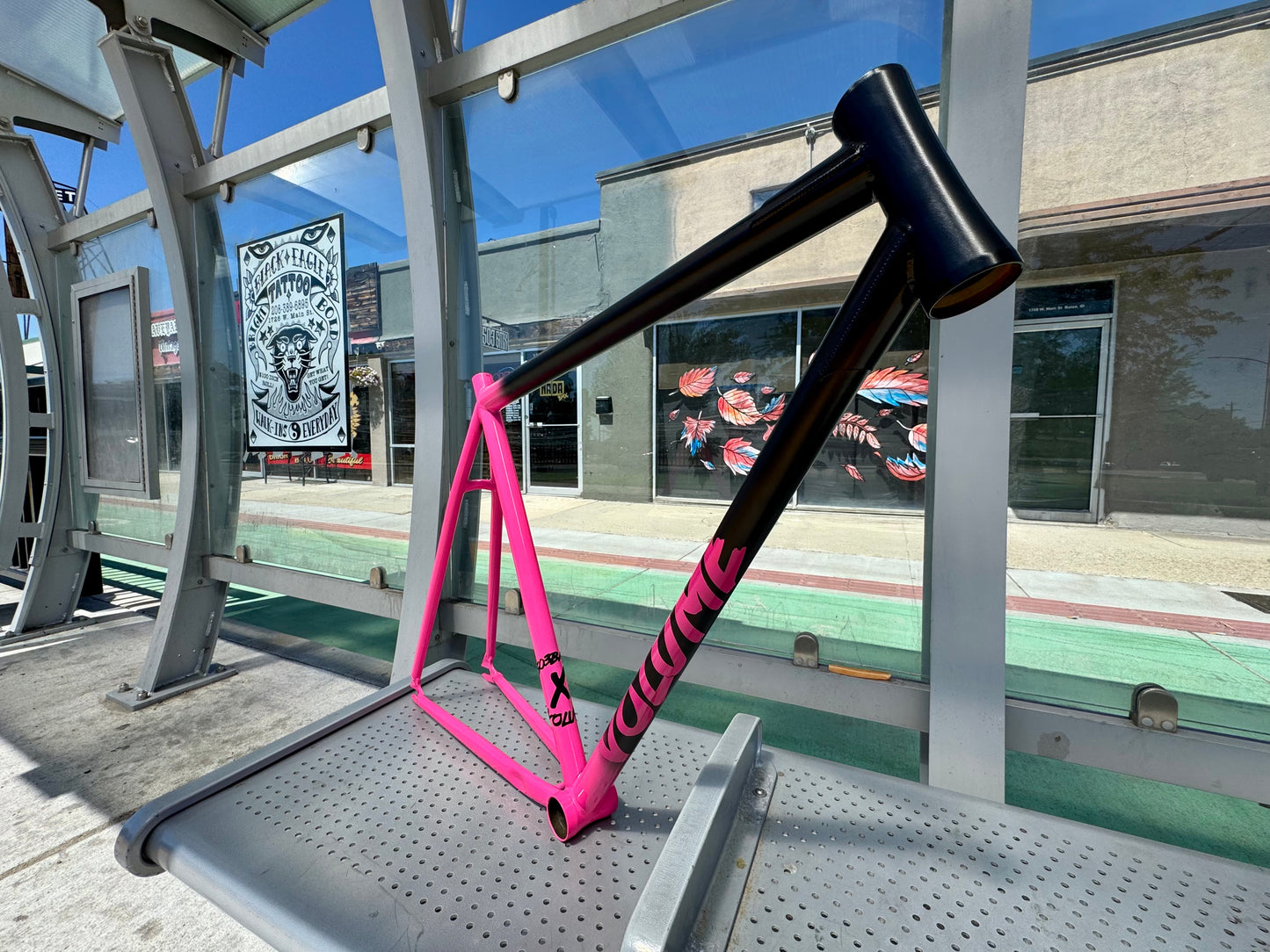 -Limited Edition- Volume Thrasher 700c Black/Fluorescent Pink Frame