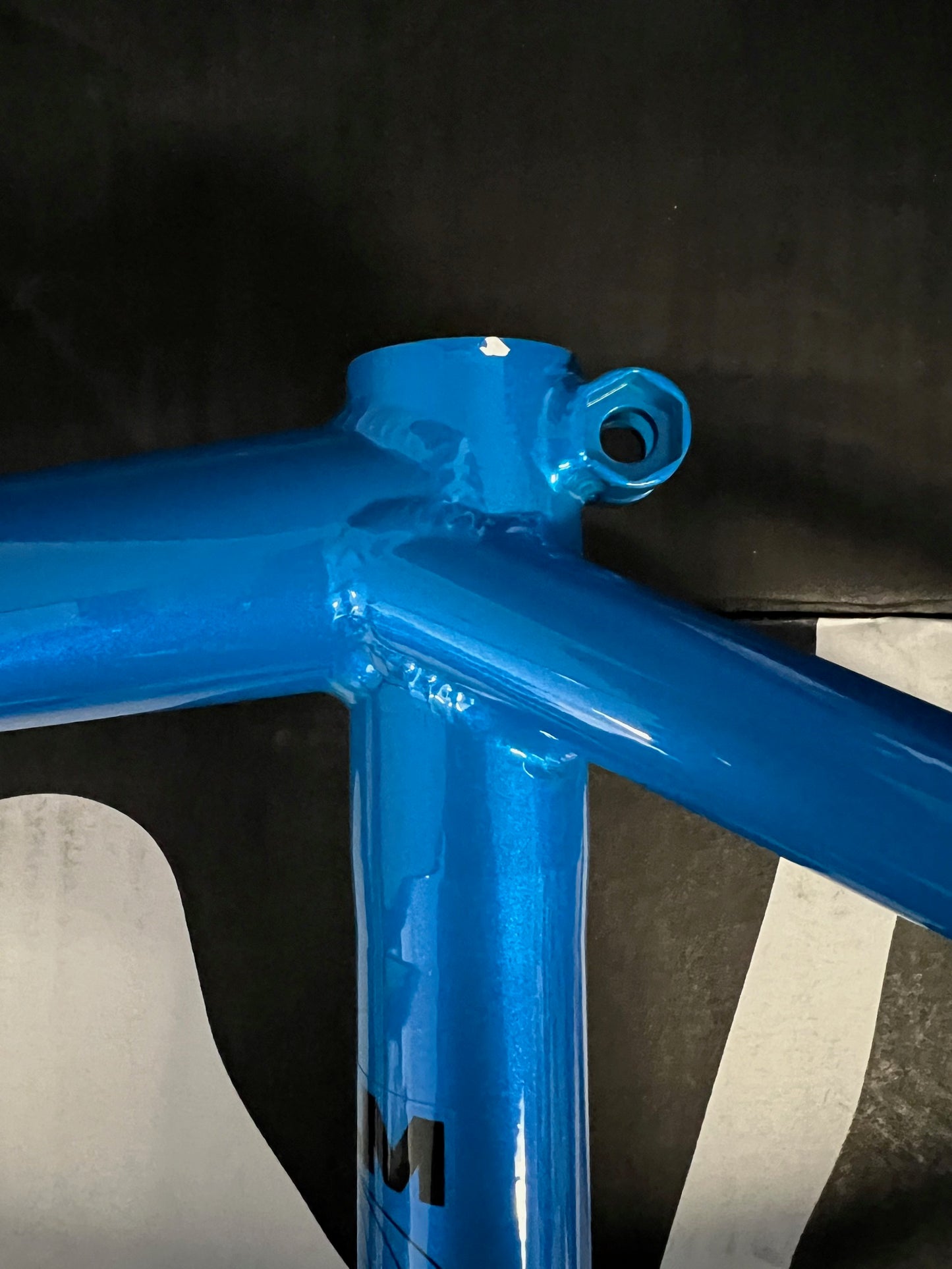 Volume 21" Frame (Scratch & dent)